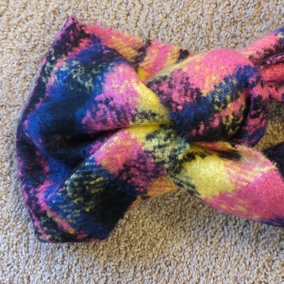 Victoria's Secret Fuchsia & Yellow Plush Plaid Scarf Winter Angel Collection - Picture 4 of 9
